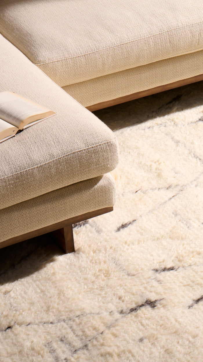 Afella | Blue & White Wool Rug – Resonnaire Home